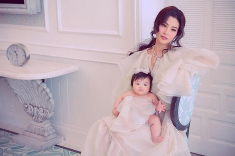 Hồ Ngọc Hà, Đông Nhi... gửi lời yêu thương đến mẹ nhân ‘Ngày của mẹ’ - Ảnh 4. Hồ Ngọc Hà, Đông Nhi... gửi lời yêu thương đến mẹ nhân ‘Ngày của mẹ’ - Ảnh 4.