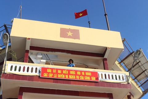 Cử tri nhà giàn DK1 bỏ phiếu bầu cử - Ảnh 6. Cử tri nhà giàn DK1 bỏ phiếu bầu cử - Ảnh 6.