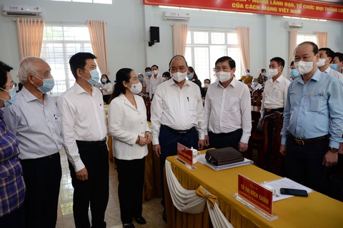 Chủ tịch nước Nguyễn Xuân Phúc tiếp xúc vận động bầu cử tại Củ Chi - Ảnh 1. Chủ tịch nước Nguyễn Xuân Phúc tiếp xúc vận động bầu cử tại Củ Chi - Ảnh 1.