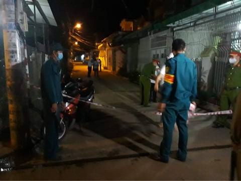 Buôn Ma Thuột phong tỏa 1 con hẻm, xét nghiệm nhanh cho 40 hộ gia đình - Ảnh 2. Buôn Ma Thuột phong tỏa 1 con hẻm, xét nghiệm nhanh cho 40 hộ gia đình - Ảnh 2.