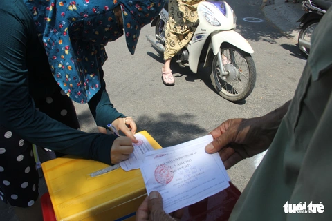Chợ Đà Nẵng thưa vắng khách trong ngày đầu thu phiếu đi chợ - Ảnh 4. Chợ Đà Nẵng thưa vắng khách trong ngày đầu thu phiếu đi chợ - Ảnh 4.