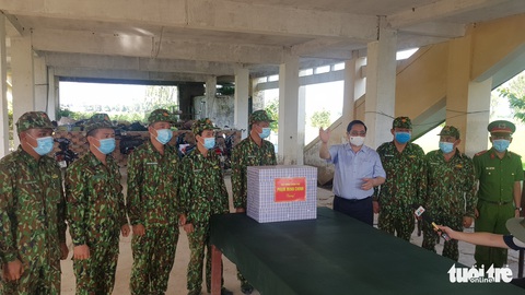 Thủ tướng Phạm Minh Chính thị sát vùng biên giới chỉ đạo phòng chống dịch - Ảnh 5. Thủ tướng Phạm Minh Chính thị sát vùng biên giới chỉ đạo phòng chống dịch - Ảnh 5.