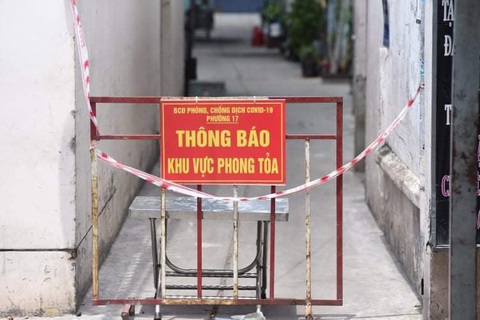 Chợ Phú Nhuận lại ngưng hoạt động, lấy mẫu xét nghiệm hơn 1.000 người - Ảnh 3. Chợ Phú Nhuận lại ngưng hoạt động, lấy mẫu xét nghiệm hơn 1.000 người - Ảnh 3.