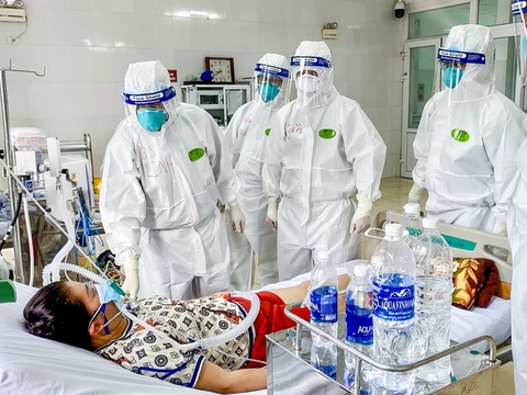 Bác sĩ Chợ Rẫy ở tâm dịch Bắc Giang: Chúng ta đang đi đúng hướng - Ảnh 2. Bác sĩ Chợ Rẫy ở tâm dịch Bắc Giang: Chúng ta đang đi đúng hướng - Ảnh 2.