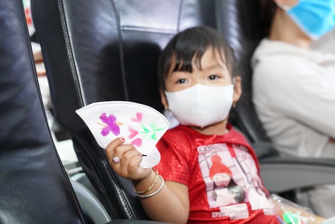 Vietjet lan toả niềm vui bằng hoạt động đặc biệt nhân ngày Quốc tế Thiếu nhi - Ảnh 4. Vietjet lan toả niềm vui bằng hoạt động đặc biệt nhân ngày Quốc tế Thiếu nhi - Ảnh 4.