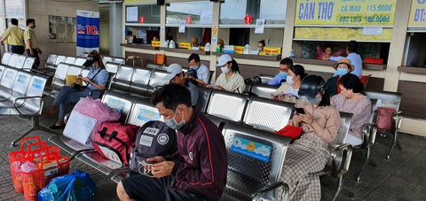 Vẫn bán vé đi TP.HCM, nhà xe ở Cần Thơ bị phạt 15 triệu đồng - Ảnh 1. Vẫn bán vé đi TP.HCM, nhà xe ở Cần Thơ bị phạt 15 triệu đồng - Ảnh 1.