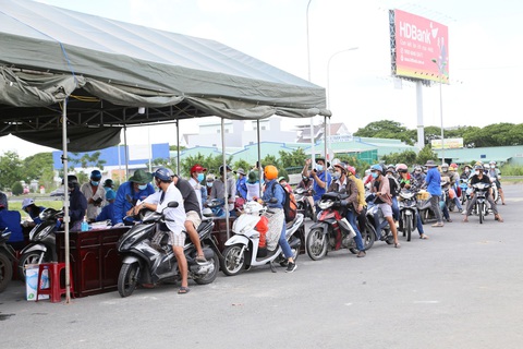 Cần Thơ: Yêu cầu cách ly tại nhà, lấy mẫu xét nghiệm toàn bộ người từ TP.HCM về - Ảnh 1. Cần Thơ: Yêu cầu cách ly tại nhà, lấy mẫu xét nghiệm toàn bộ người từ TP.HCM về - Ảnh 1.