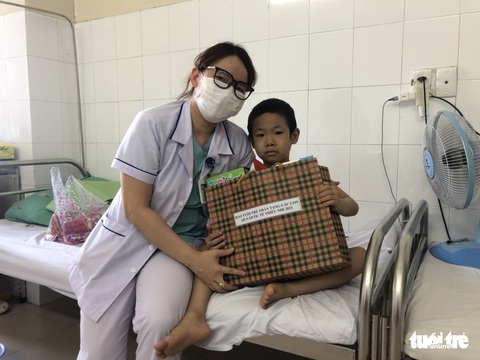 Tết thiếu nhi của bệnh nhi ở 10 bệnh viện: Ôi, con mèo này xịn lắm đó - Ảnh 11. Tết thiếu nhi của bệnh nhi ở 10 bệnh viện: Ôi, con mèo này xịn lắm đó - Ảnh 11.