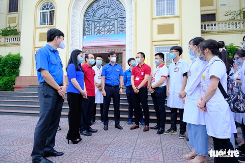 1.000 sinh viên y khoa TP.HCM tình nguyện tham gia chống dịch COVID-19 - Ảnh 4. 1.000 sinh viên y khoa TP.HCM tình nguyện tham gia chống dịch COVID-19 - Ảnh 4.