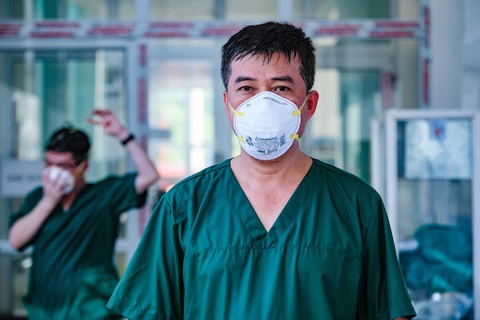 Bác sĩ Chợ Rẫy ở tâm dịch Bắc Giang: Chúng ta đang đi đúng hướng - Ảnh 1. Bác sĩ Chợ Rẫy ở tâm dịch Bắc Giang: Chúng ta đang đi đúng hướng - Ảnh 1.