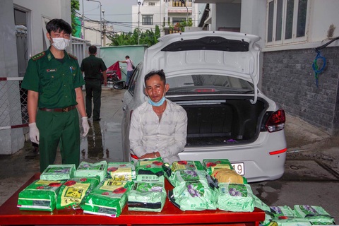Bắt đối tượng chuyển 20kg ma túy từ Đồng Tháp lên TP.HCM - Ảnh 1. Bắt đối tượng chuyển 20kg ma túy từ Đồng Tháp lên TP.HCM - Ảnh 1.