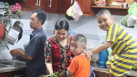 Những bóng hồng thích cảm giác mạnh - Kỳ 1: Ngân, nữ tài xế xe đầu kéo hạng nặng - Ảnh 3. Những bóng hồng thích cảm giác mạnh - Kỳ 1: Ngân, nữ tài xế xe đầu kéo hạng nặng - Ảnh 3.