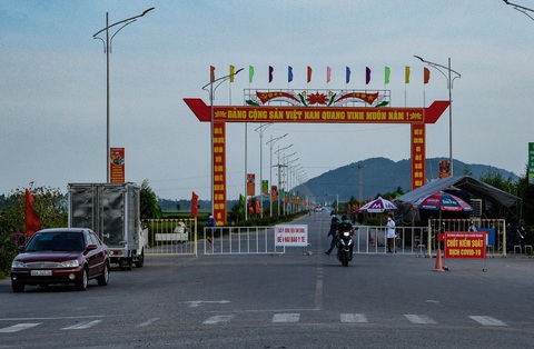 Số ca mắc giảm, Bắc Giang gỡ phong tỏa huyện Lạng Giang và chuyển sang giãn cách xã hội - Ảnh 1. Số ca mắc giảm, Bắc Giang gỡ phong tỏa huyện Lạng Giang và chuyển sang giãn cách xã hội - Ảnh 1.