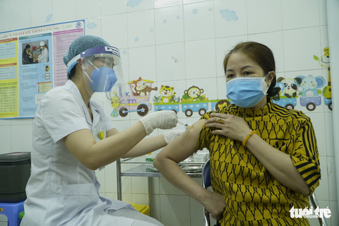 Tâm lý ngóng vắc xin ngừa COVID-19: Nguy cơ lừa đảo cao - Ảnh 1. Tâm lý ngóng vắc xin ngừa COVID-19: Nguy cơ lừa đảo cao - Ảnh 1.