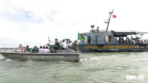 An Giang được ‘chi viện’ 2 tàu hiện đại để ngăn chặn nhập cảnh trái phép trên sông Tiền - Ảnh 1. An Giang được ‘chi viện’ 2 tàu hiện đại để ngăn chặn nhập cảnh trái phép trên sông Tiền - Ảnh 1.