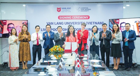 Học chương trình quốc tế 100% tại Đại học Văn Lang, nhận bằng Cử nhân danh giá của Anh, Úc - Ảnh 1. Học chương trình quốc tế 100% tại Đại học Văn Lang, nhận bằng Cử nhân danh giá của Anh, Úc - Ảnh 1.