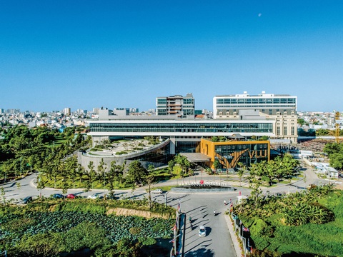 Học chương trình quốc tế 100% tại Đại học Văn Lang, nhận bằng Cử nhân danh giá của Anh, Úc - Ảnh 2. Học chương trình quốc tế 100% tại Đại học Văn Lang, nhận bằng Cử nhân danh giá của Anh, Úc - Ảnh 2.