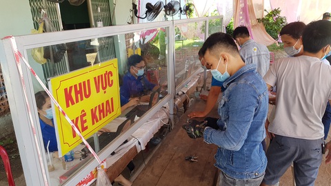 Huế hạ cấp phòng dịch, vẫn cách ly 21 ngày người từ Đà Nẵng, TP.HCM - Ảnh 1. Huế hạ cấp phòng dịch, vẫn cách ly 21 ngày người từ Đà Nẵng, TP.HCM - Ảnh 1.