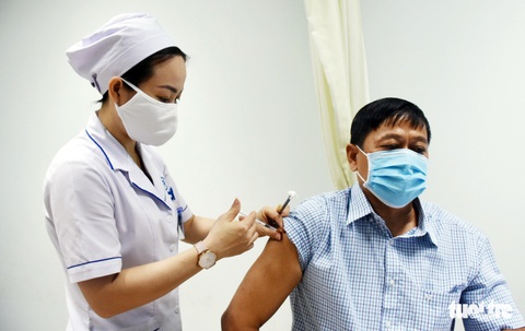 Người dân Bà Rịa - Vũng Tàu được đăng ký mua, cam kết tiêm vắc xin COVID-19 - Ảnh 1.