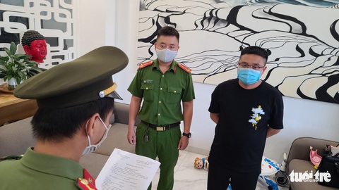 Bắt 2 người tổ chức cho người nước ngoài ‘đội lốt’ chuyên gia nhập cảnh trái phép - Ảnh 1. Bắt 2 người tổ chức cho người nước ngoài ‘đội lốt’ chuyên gia nhập cảnh trái phép - Ảnh 1.