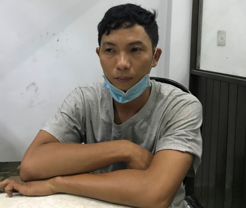 Khởi tố kẻ phóng hỏa đốt vợ chồng người bán hoa ở Thủ Đức tội giết người - Ảnh 1. Khởi tố kẻ phóng hỏa đốt vợ chồng người bán hoa ở Thủ Đức tội giết người - Ảnh 1.