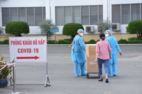 Phát hiện 22 nhân viên Bệnh viện Bệnh nhiệt đới TP.HCM nghi mắc COVID-19 - Ảnh 2. Phát hiện 22 nhân viên Bệnh viện Bệnh nhiệt đới TP.HCM nghi mắc COVID-19 - Ảnh 2.
