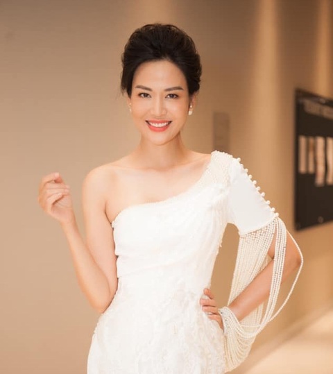 Gia đình hoàn thành tâm nguyện xuất bản cuốn sách của hoa hậu Nguyễn Thu Thủy - Ảnh 1. Gia đình hoàn thành tâm nguyện xuất bản cuốn sách của hoa hậu Nguyễn Thu Thủy - Ảnh 1.
