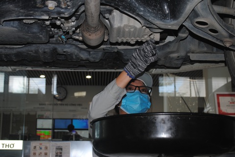 Những bóng hồng thích cảm giác mạnh - Kỳ 3: Bóng hồng ghiền dầu nhớt ôtô - Ảnh 1. Những bóng hồng thích cảm giác mạnh - Kỳ 3: Bóng hồng ghiền dầu nhớt ôtô - Ảnh 1.