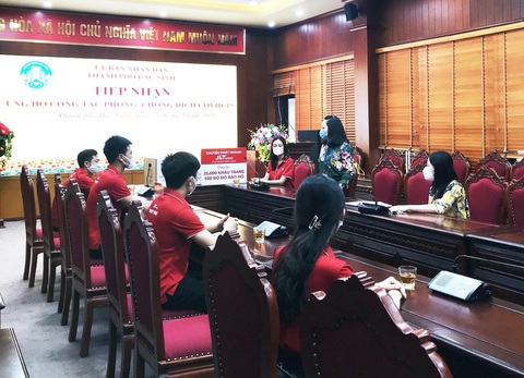 J&T Express triển khai nhiều hình thức hỗ trợ chống dịch Covid - Ảnh 2. J&T Express triển khai nhiều hình thức hỗ trợ chống dịch Covid - Ảnh 2.