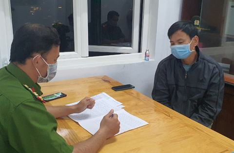 Bắt lâm tặc đốn hạ thông cổ thụ trong khu du lịch quốc gia hồ Tuyền Lâm - Ảnh 2. Bắt lâm tặc đốn hạ thông cổ thụ trong khu du lịch quốc gia hồ Tuyền Lâm - Ảnh 2.