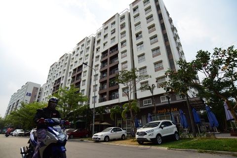 NÓNG: Phong tỏa toàn bộ 14 block chung cư Ehome 3, lấy mẫu xét nghiệm 7.600 dân - Ảnh 2. NÓNG: Phong tỏa toàn bộ 14 block chung cư Ehome 3, lấy mẫu xét nghiệm 7.600 dân - Ảnh 2.