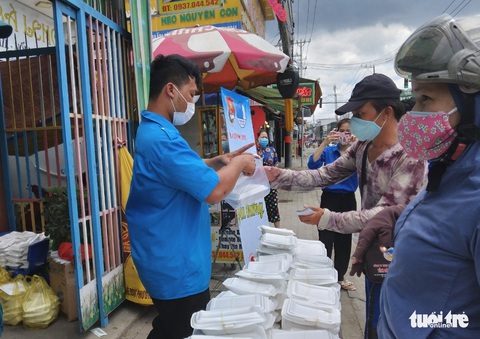 Nghệ sĩ, nhóm thiện nguyện hăng hái chi viện cho các điểm phòng chống dịch - Ảnh 5. Nghệ sĩ, nhóm thiện nguyện hăng hái chi viện cho các điểm phòng chống dịch - Ảnh 5.