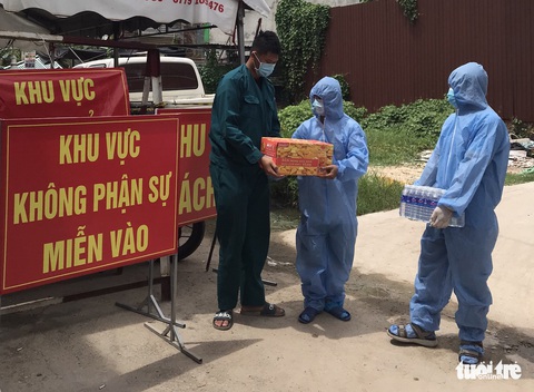 Nghệ sĩ, nhóm thiện nguyện hăng hái chi viện cho các điểm phòng chống dịch - Ảnh 9. Nghệ sĩ, nhóm thiện nguyện hăng hái chi viện cho các điểm phòng chống dịch - Ảnh 9.