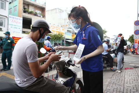 Khả năng cao nhân viên Bệnh viện Bệnh nhiệt đới nhiễm từ ngoài bệnh viện - Ảnh 2. Khả năng cao nhân viên Bệnh viện Bệnh nhiệt đới nhiễm từ ngoài bệnh viện - Ảnh 2.