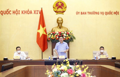Chủ tịch Quốc hội: lên kế hoạch tiêm vắc xin để sớm đạt miễn dịch cộng đồng - Ảnh 1. Chủ tịch Quốc hội: lên kế hoạch tiêm vắc xin để sớm đạt miễn dịch cộng đồng - Ảnh 1.