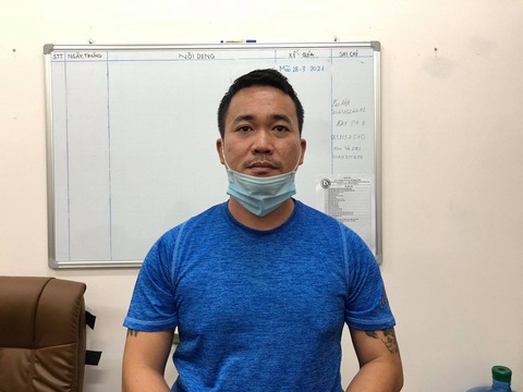 NÓNG: Hơn 100 cảnh sát bắt nhóm giang hồ điều hành cá độ 1.500 tỉ đồng - Ảnh 2. NÓNG: Hơn 100 cảnh sát bắt nhóm giang hồ điều hành cá độ 1.500 tỉ đồng - Ảnh 2.