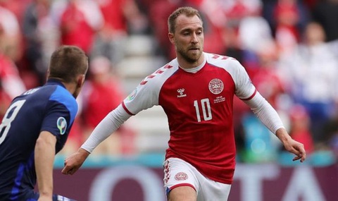 Eriksen tỉnh lại và hỏi: Chuyện gì đã xảy ra với tôi? - Ảnh 1. Eriksen tỉnh lại và hỏi: Chuyện gì đã xảy ra với tôi? - Ảnh 1.