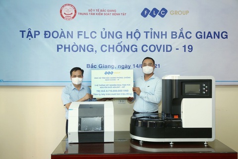 Tập đoàn FLC tặng Bắc Giang ba hệ thống xét nghiệm COVID-19 - Ảnh 1. Tập đoàn FLC tặng Bắc Giang ba hệ thống xét nghiệm COVID-19 - Ảnh 1.