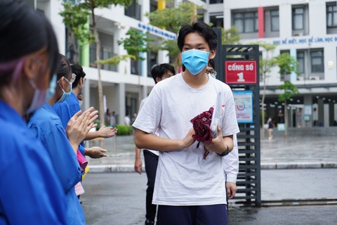 Hà Nội công bố kết quả thi và điểm chuẩn tuyển sinh lớp 10 trong ngày 30-6 - Ảnh 1. Hà Nội công bố kết quả thi và điểm chuẩn tuyển sinh lớp 10 trong ngày 30-6 - Ảnh 1.