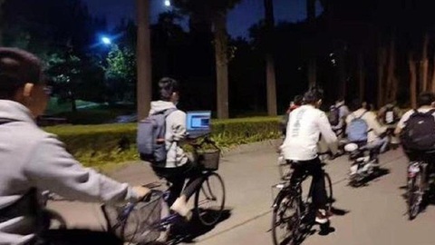 Chán bon chen, giới trẻ Trung Quốc chọn lối sống không cạnh tranh - Ảnh 1. Chán bon chen, giới trẻ Trung Quốc chọn lối sống không cạnh tranh - Ảnh 1.