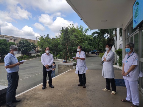 Giám đốc Bệnh viện Bệnh nhiệt đới TP.HCM: Điều tôi lo lắng nhất rất may đã không xảy ra - Ảnh 2. Giám đốc Bệnh viện Bệnh nhiệt đới TP.HCM: Điều tôi lo lắng nhất rất may đã không xảy ra - Ảnh 2.
