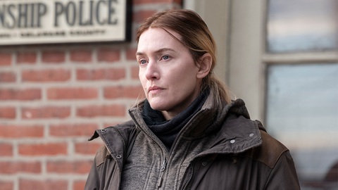 Minh tinh Kate Winslet tỏa sáng trong phim về những phụ nữ trung niên đầy thương tổn - Ảnh 2. Minh tinh Kate Winslet tỏa sáng trong phim về những phụ nữ trung niên đầy thương tổn - Ảnh 2.