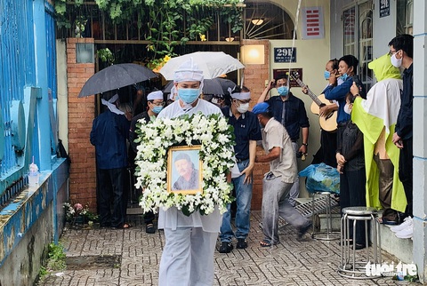 Tiễn đưa đạo diễn Lê Cung Bắc: Người buồn, đất trời cũng buồn theo - Ảnh 8. Tiễn đưa đạo diễn Lê Cung Bắc: Người buồn, đất trời cũng buồn theo - Ảnh 8.