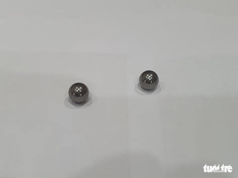 Một căn nhà ở phường Tân Định nghi bị bắn súng nhiều lần - Ảnh 2. Một căn nhà ở phường Tân Định nghi bị bắn súng nhiều lần - Ảnh 2.