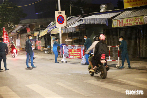 0h ngày 15-6, quận Gò Vấp, TP.HCM dỡ 10 chốt kiểm soát chính, giảm cấp giãn cách xã hội - Ảnh 2. 0h ngày 15-6, quận Gò Vấp, TP.HCM dỡ 10 chốt kiểm soát chính, giảm cấp giãn cách xã hội - Ảnh 2.