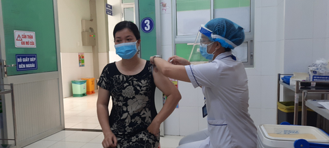 Huy động nguồn mua và tiêm vắc xin cần chặt chẽ, bảo đảm an toàn - Ảnh 1. Huy động nguồn mua và tiêm vắc xin cần chặt chẽ, bảo đảm an toàn - Ảnh 1.