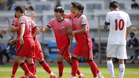 Vòng loại cuối cùng World Cup 2022: Khốc liệt cuộc chiến 1 chọi 3 - Ảnh 1. Vòng loại cuối cùng World Cup 2022: Khốc liệt cuộc chiến 1 chọi 3 - Ảnh 1.