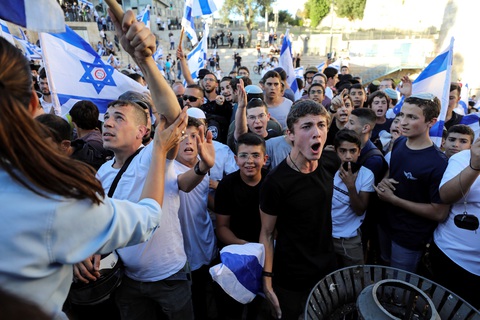 Israel không kích dải Gaza sau gần 1 tháng ngừng bắn - Ảnh 1. Israel không kích dải Gaza sau gần 1 tháng ngừng bắn - Ảnh 1.