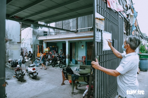 Người Sài Gòn giãn cách, không giãn lòng - Ảnh 3. Người Sài Gòn giãn cách, không giãn lòng - Ảnh 3.