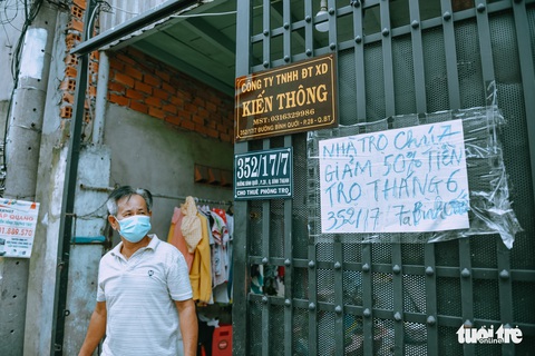 Người Sài Gòn giãn cách, không giãn lòng - Ảnh 4. Người Sài Gòn giãn cách, không giãn lòng - Ảnh 4.